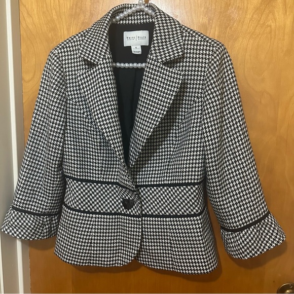 White House Black Market | Houndstooth Pattern Blazer - Picture 2 of 4